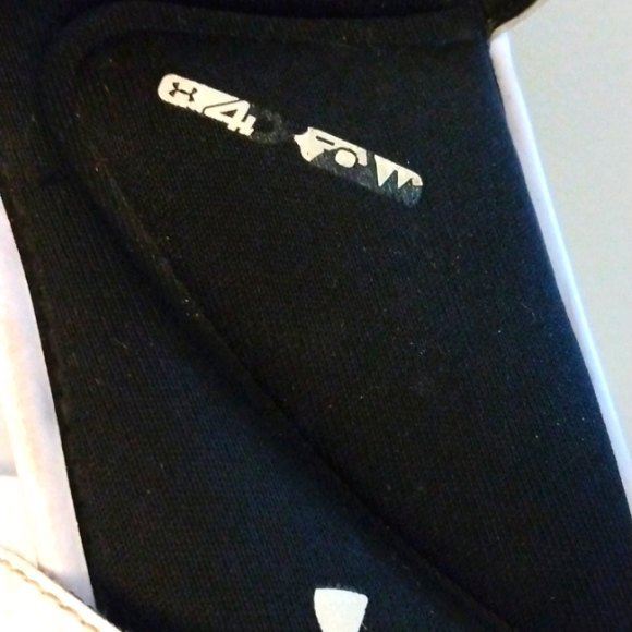 SAVAGE MIJO: UNDER ARMOR SIZE 2 SLIDES. WHITE AND BLACK - Picture 3 of 3